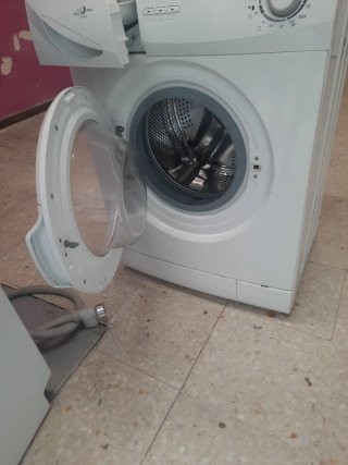 Lavadora Blanca  funcionando perfectamente