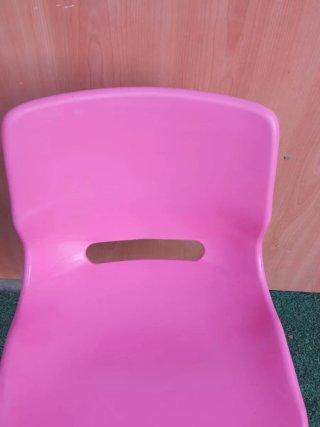Silla rosa infantil