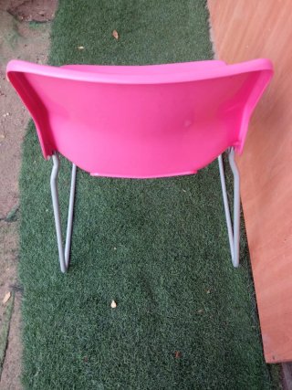 Silla rosa infantil