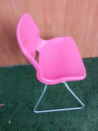 Silla rosa infantil
