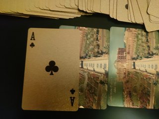 Carte da gioco poker dorate Emirates Palace