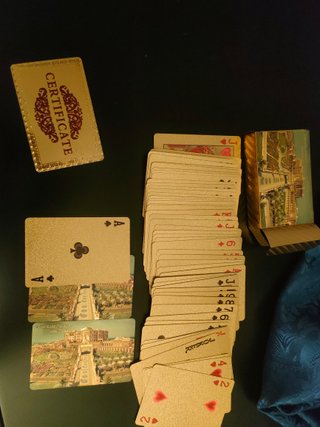 Carte da gioco poker dorate Emirates Palace