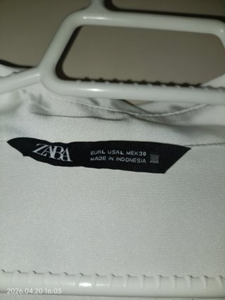 Camisa blanca satinada