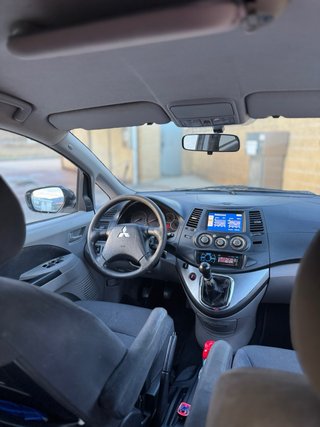 Mitsubishi Grandis 2007