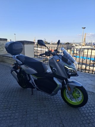 QJ Motor Atr 125cc Scooter Plata/verde 2025/1200km