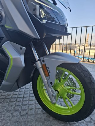 QJ Motor Atr 125cc Scooter Plata/verde 2025/1200km