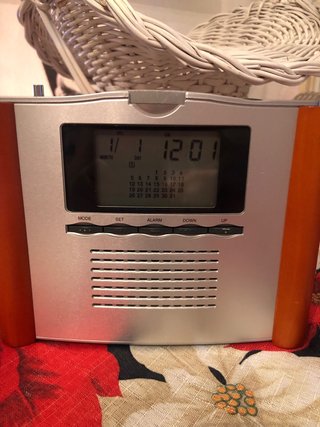 Radio Reloj Digital con Calendario