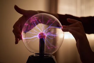 Bola de plasma interactiva