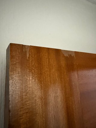 Puerta de madera con cristal