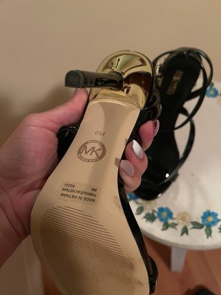 Sandalias de tacón Michael Kors.