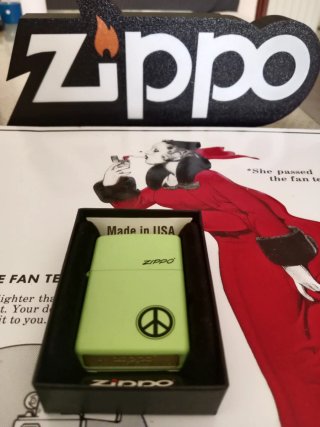 Confezione di accendini Zippo 8 pz