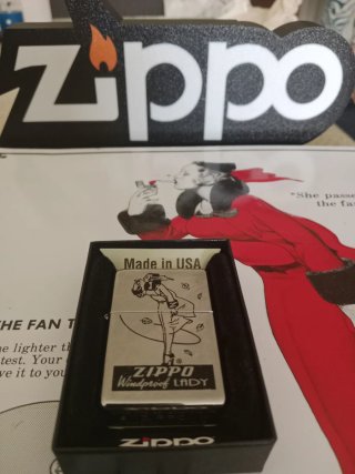 Confezione di accendini Zippo 8 pz