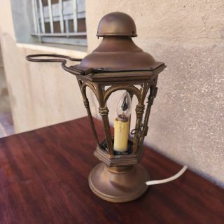 Farol colonial antiguo de mano