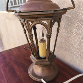 Farol colonial antiguo de mano