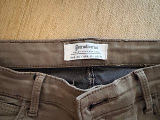 Pantalón vaquero Stradivarius verde Talla 40