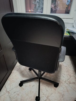 Silla de oficina negra Se gira