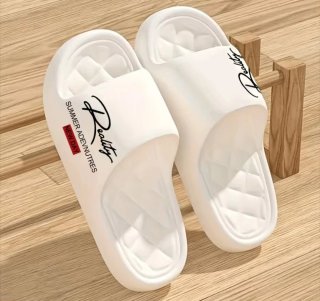 Chanclas blancas con diseño
