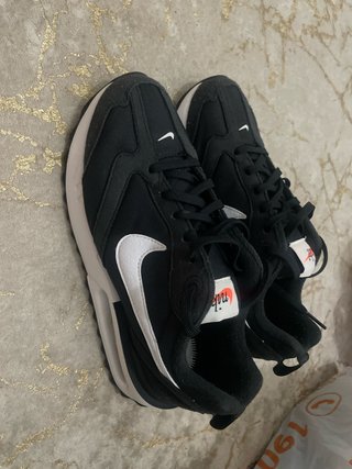 Nike Bambas Mujer Negras y Blancas