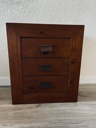 Comodino in legno