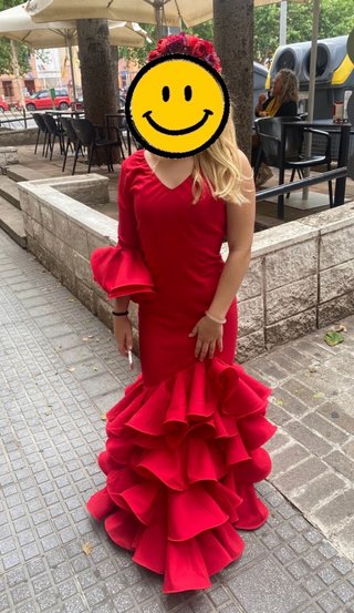 Vestido de flamenca rojo con volantes