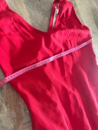 Vestido de flamenca rojo con volantes