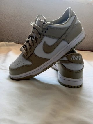 Nike dunk low Gs numéro 38