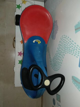 Coche de paseo Plasmacar azul y rojo