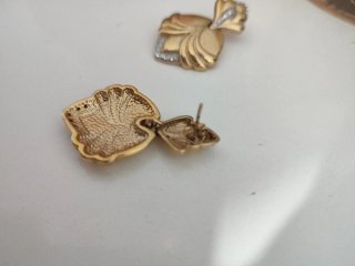Pendientes Vintage Dorados con Cristales
