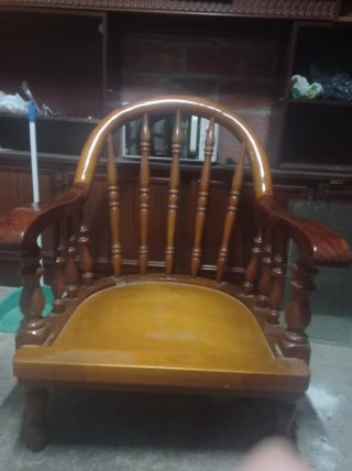 Poltrona in legno stile classico