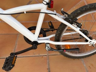 Bicicleta infantil Btwin blanca y rosa