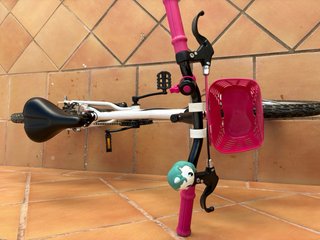 Bicicleta infantil Btwin blanca y rosa