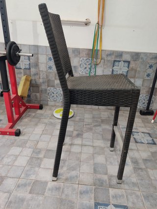Taburete Rattan con Respaldo