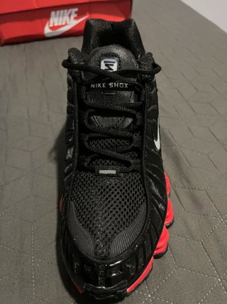 Nike Shox Talla 43 Negras Suela Roja