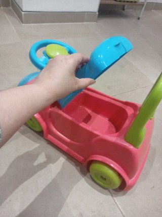 Coche de juguete para niños