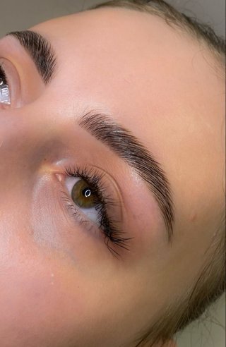 Laminado de cejas