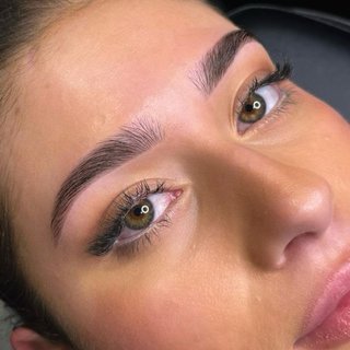 Laminado de cejas