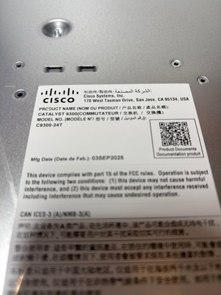 : Switch Cisco Catalyst 9300 24T (C9300-24T)