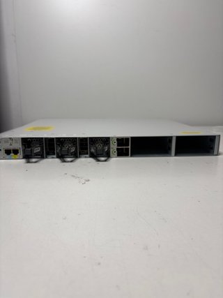 : Switch Cisco Catalyst 9300 24T (C9300-24T)