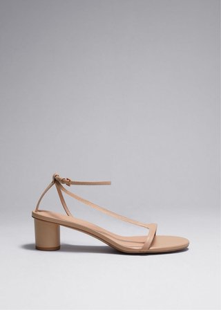 Tacones beige con tiras