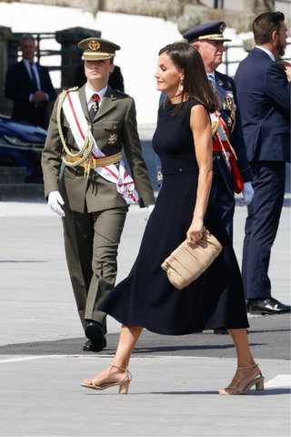 Tacones beige con tiras