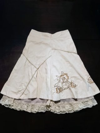 Falda beige con encaje Talla 38