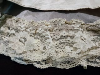 Falda beige con encaje Talla 38