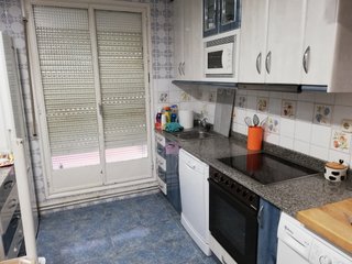 Se alquila habitación en piso compartido