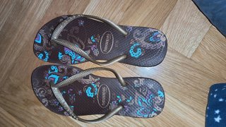 Havaianas negras y doradas talla 38