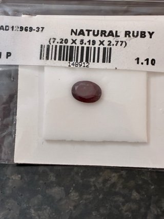 Rubi Natural  sangre Paloma 1.10 Ct forma oval