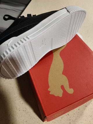Zapatillas Puma Negras y Blancas