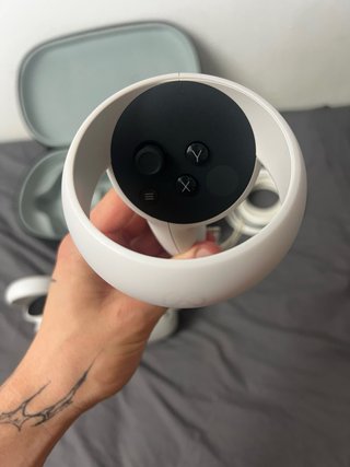 Oculus Meta Quest 2 128 GB + funda y cable
