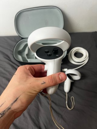 Oculus Meta Quest 2 128 GB + funda y cable