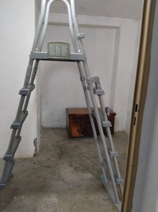 Escalera de piscina plegable
