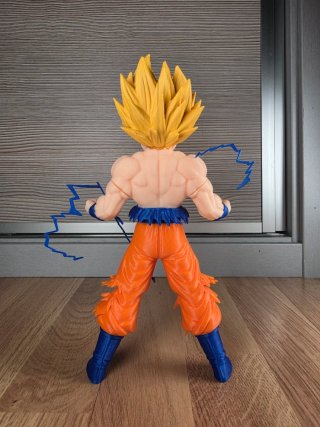 Figura Goku SS 32 cm Exclusiva